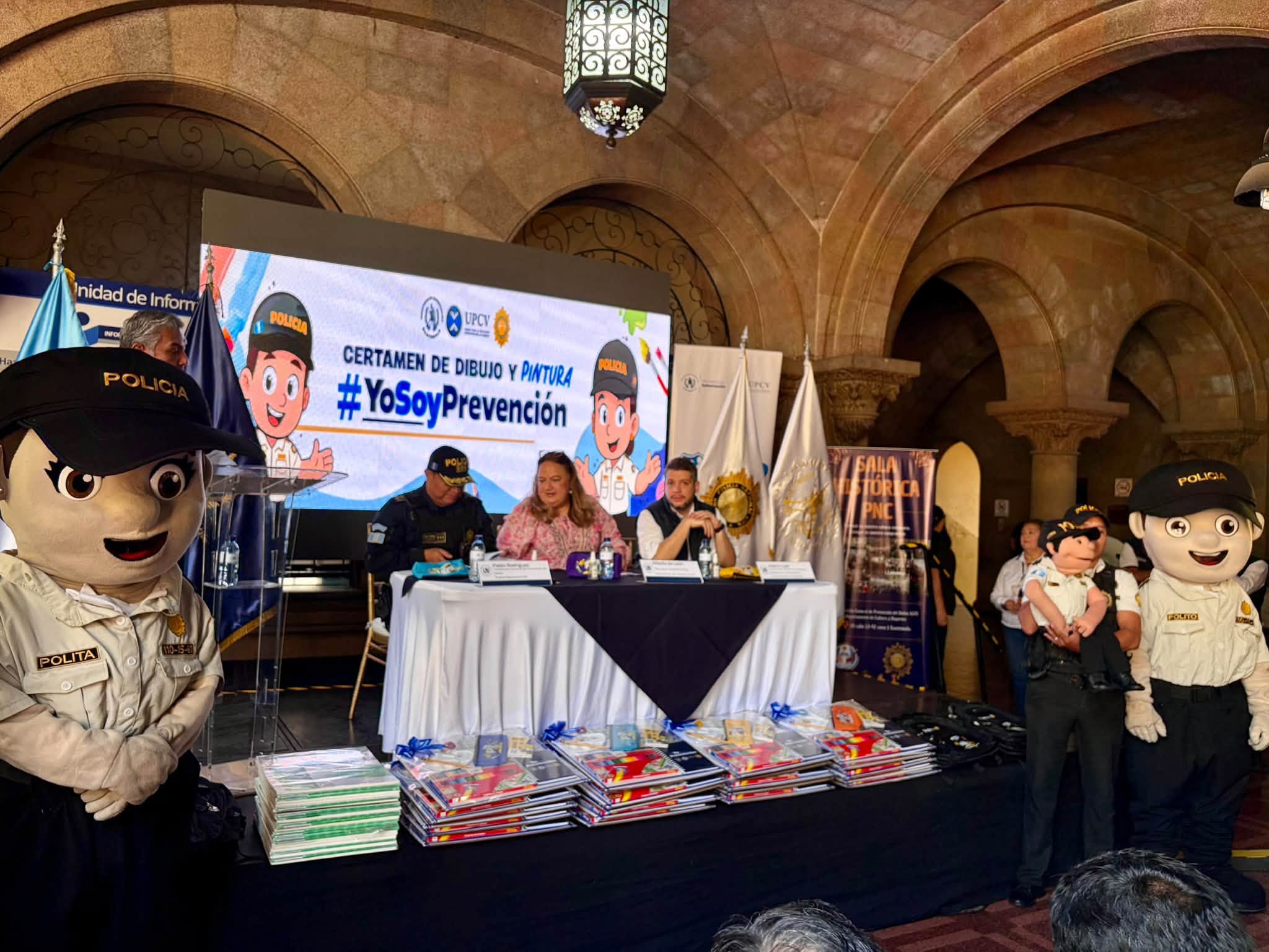 La Unidad para la Prevención Comunitaria de la Violencia y la Subdirección General de Prevención del Delito reconocen el talento estudiantil contra la violencia hacia las mujeres
