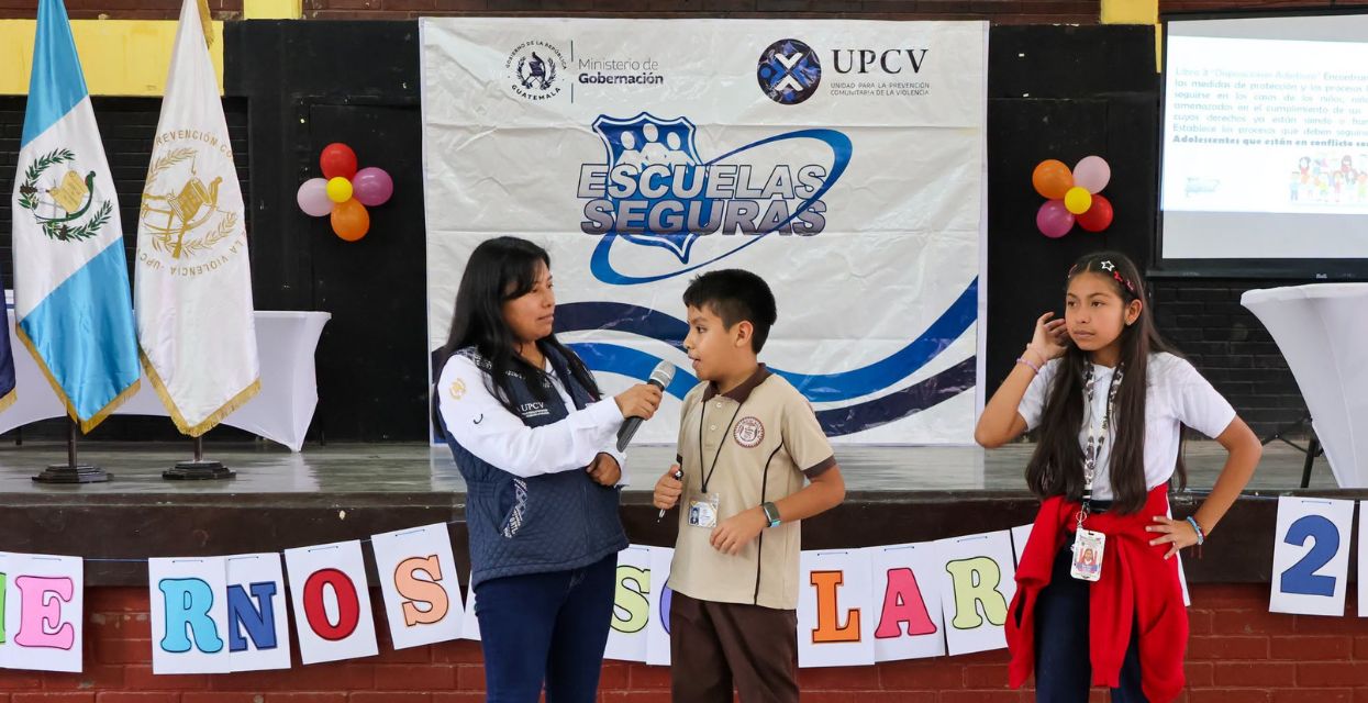 Estudiantes fortalecen conocimientos para prevenir la violencia y los ciberdelitos